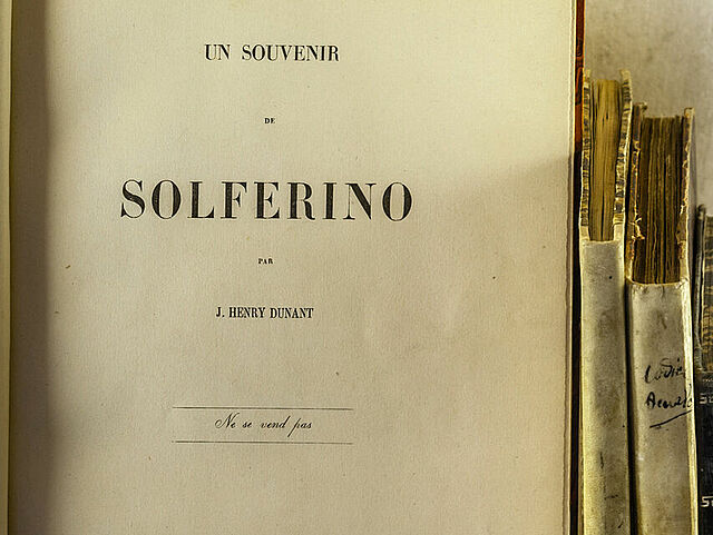 Foto des Buchs "Un Souvenir de Solferino" von Henry Dunant